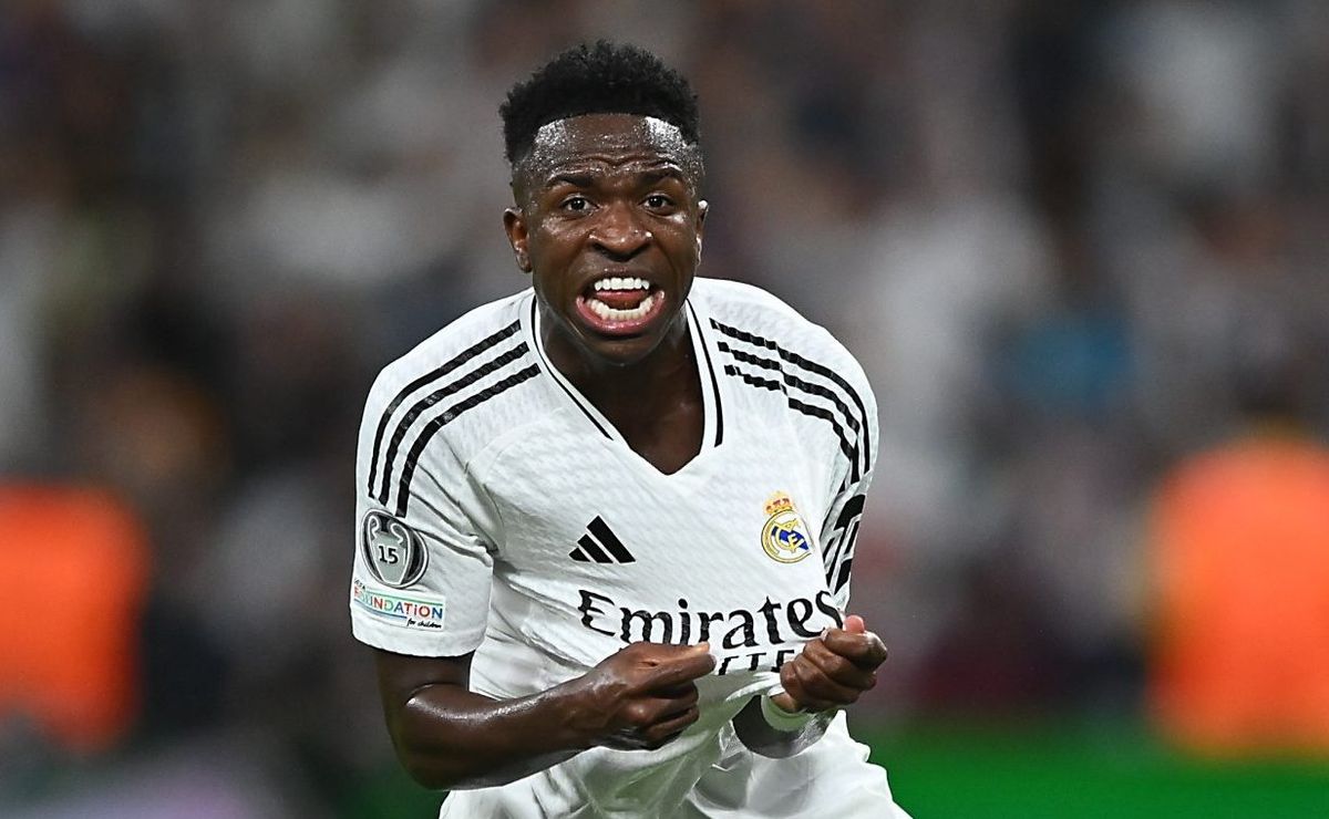bola de ouro perdida por vinícius júnior vira pronunciamento oficial do real madrid: “não respeita”