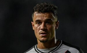 vasco põe fim em má sequência, e vence o cuiabá com a força da torcida; coutinho comemora primeira vitória