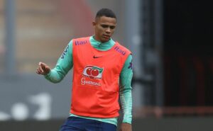 vanderson ganha chance como titular na lateral direita da seleção e comenta: "expectativa é alta"