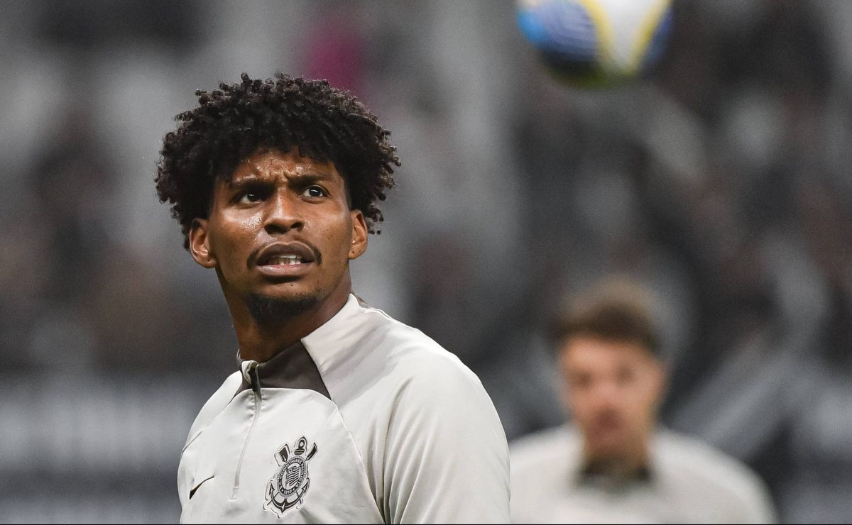 hugo souza já tem definição sobre volta ao flamengo com posicionamento do corinthians 