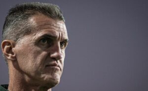 santos complica mancini na série b e exige r$ 300 mil ao goiás para escalar messias