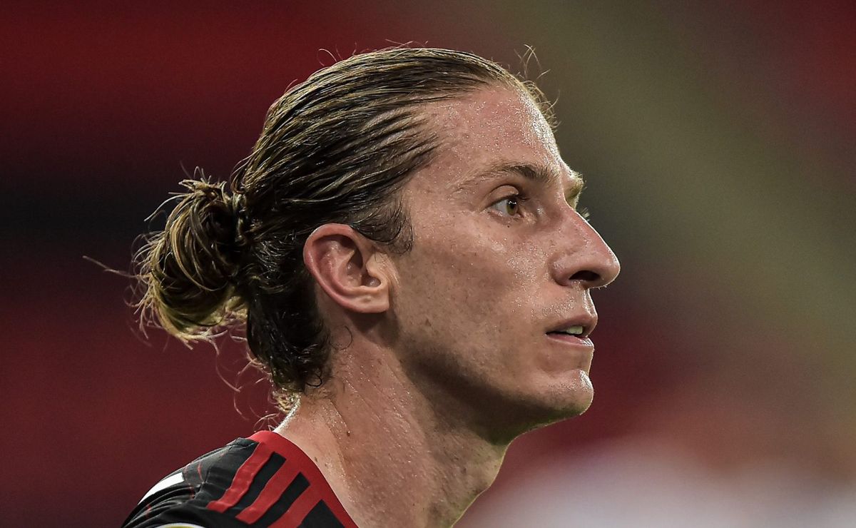 em flamengo x fluminense, filipe luís tem ótimo retrospecto como jogador
