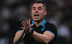 jair ventura critica arbitragem de vasco x juventude, pelo brasileirão: “sempre acaba em pizza”
