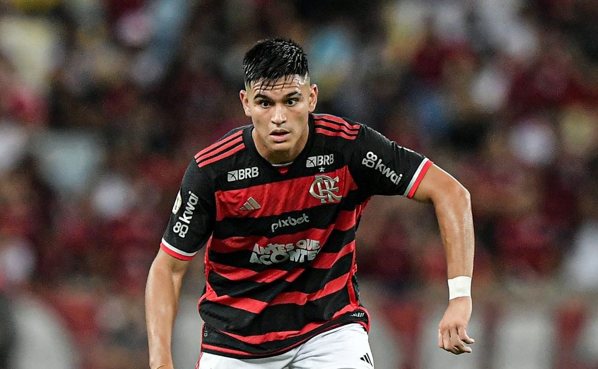 carlos alcaraz marca pelo flamengo e agradece gerson: "uma grande referência..."