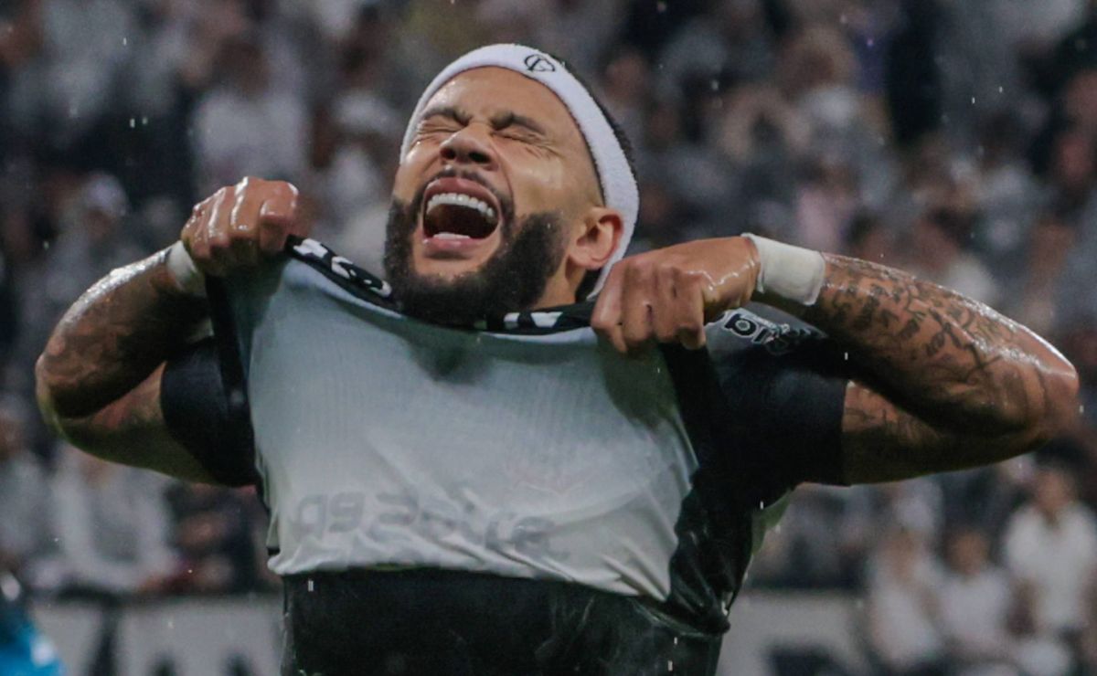 memphis depay é criticado por sheik no corinthians e motivo revolta cléber machado: "pelo em ovo"