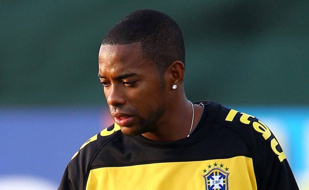 robinho trabalha na cadeia e espera sair da prisão até o primeiro semestre de 2025