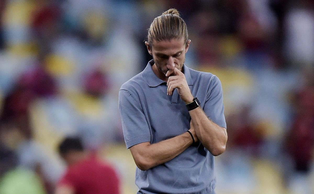 filipe luís perde a primeira pelo flamengo e nação aponta treinador refém de gabigol: "vergonha"