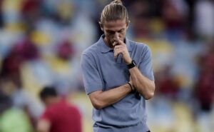 demissão de filipe luís do flamengo em caso de eliminação para o corinthians na copa do brasil não é uma realidade