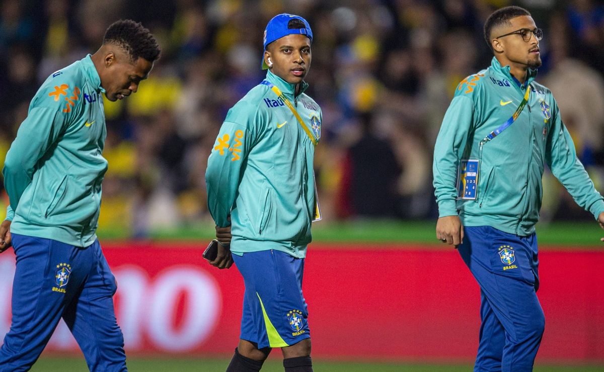 são paulo observa 2 jogadores de seleção brasileira, mas não fará loucuras