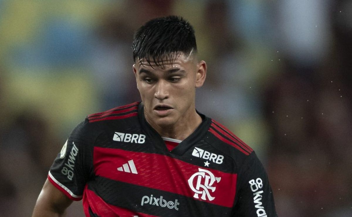 carlos alcaraz quer mais espaço e brigará pela titularidade no flamengo de filipe luís