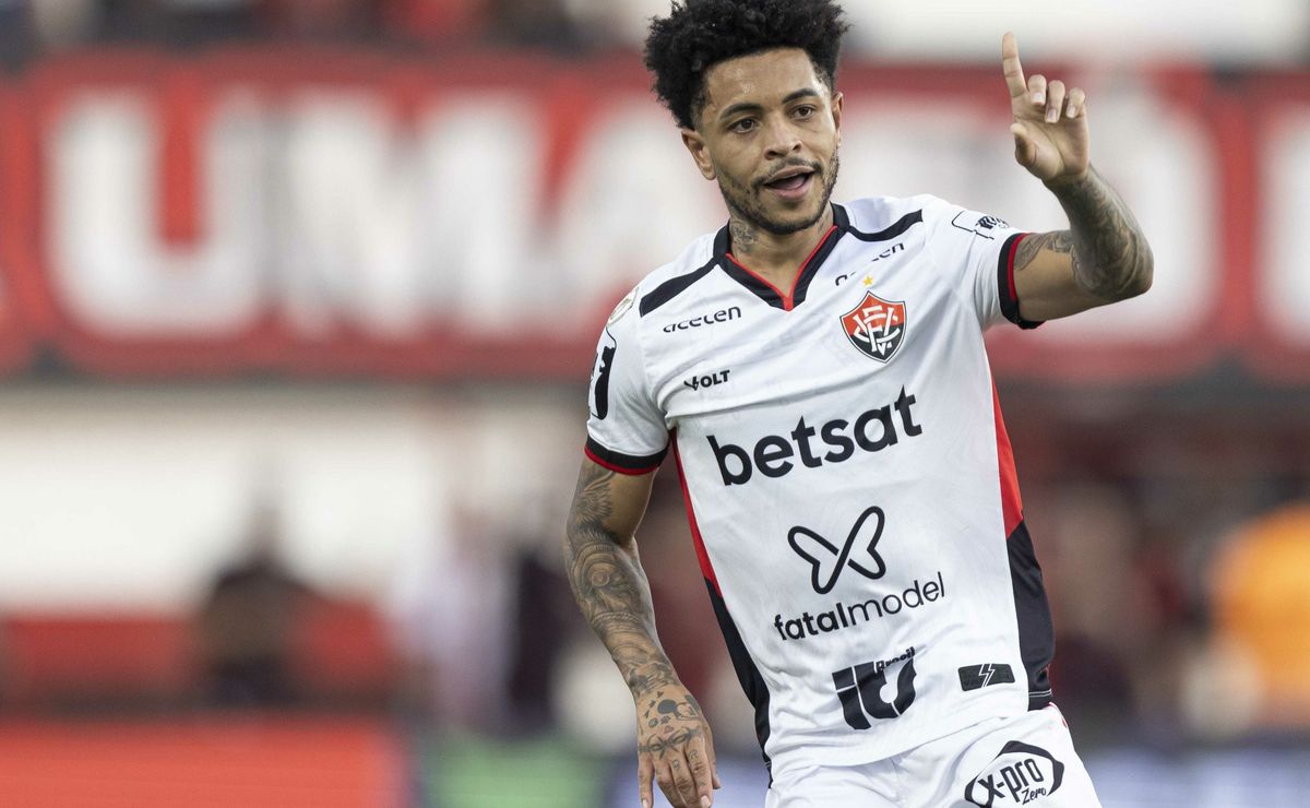 vitória aceita vender matheusinho ao cruzeiro pelo valor da multa e troca de jogadores vira opção  