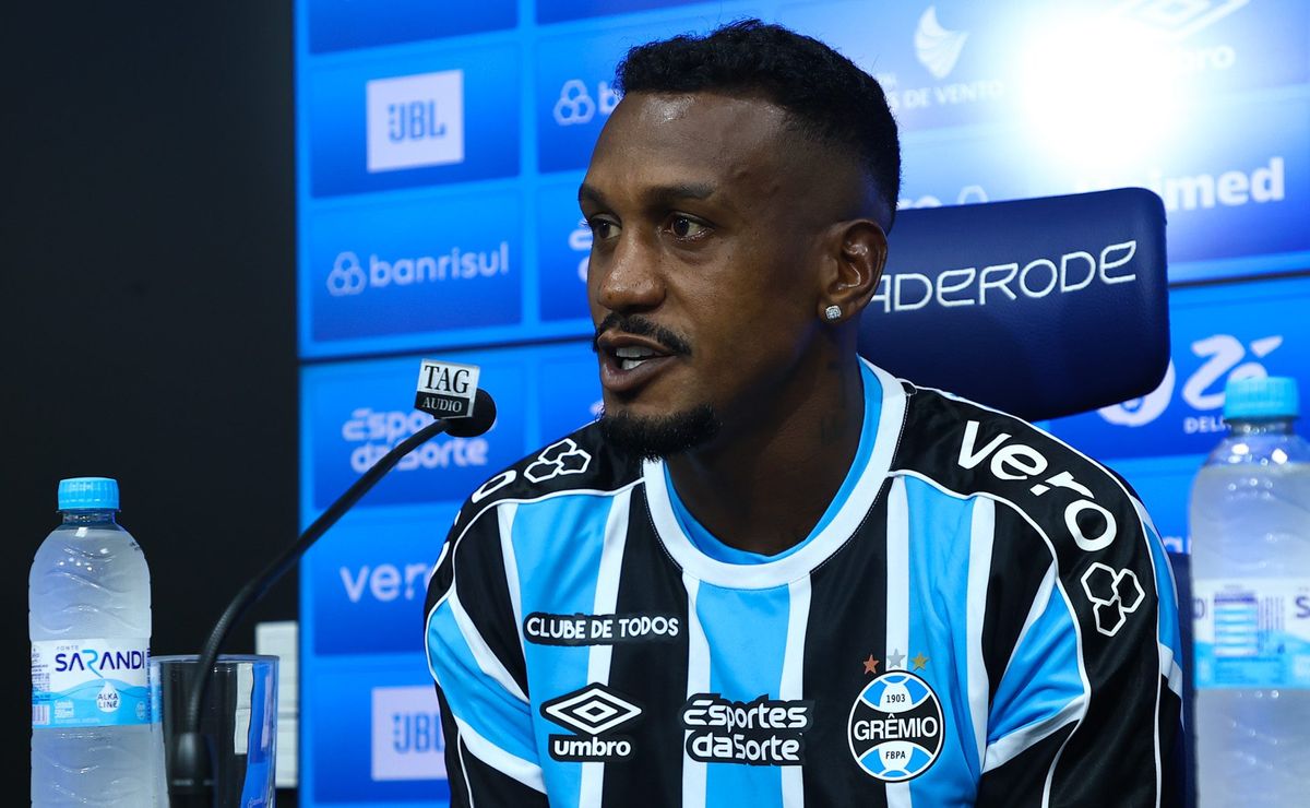 reviravolta sobre futuro de edenilson é confirmada no grêmio e veterano será titular com renato