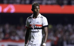 arboleda e andré silva desfalcam são paulo no próximo jogo do brasileirão série a