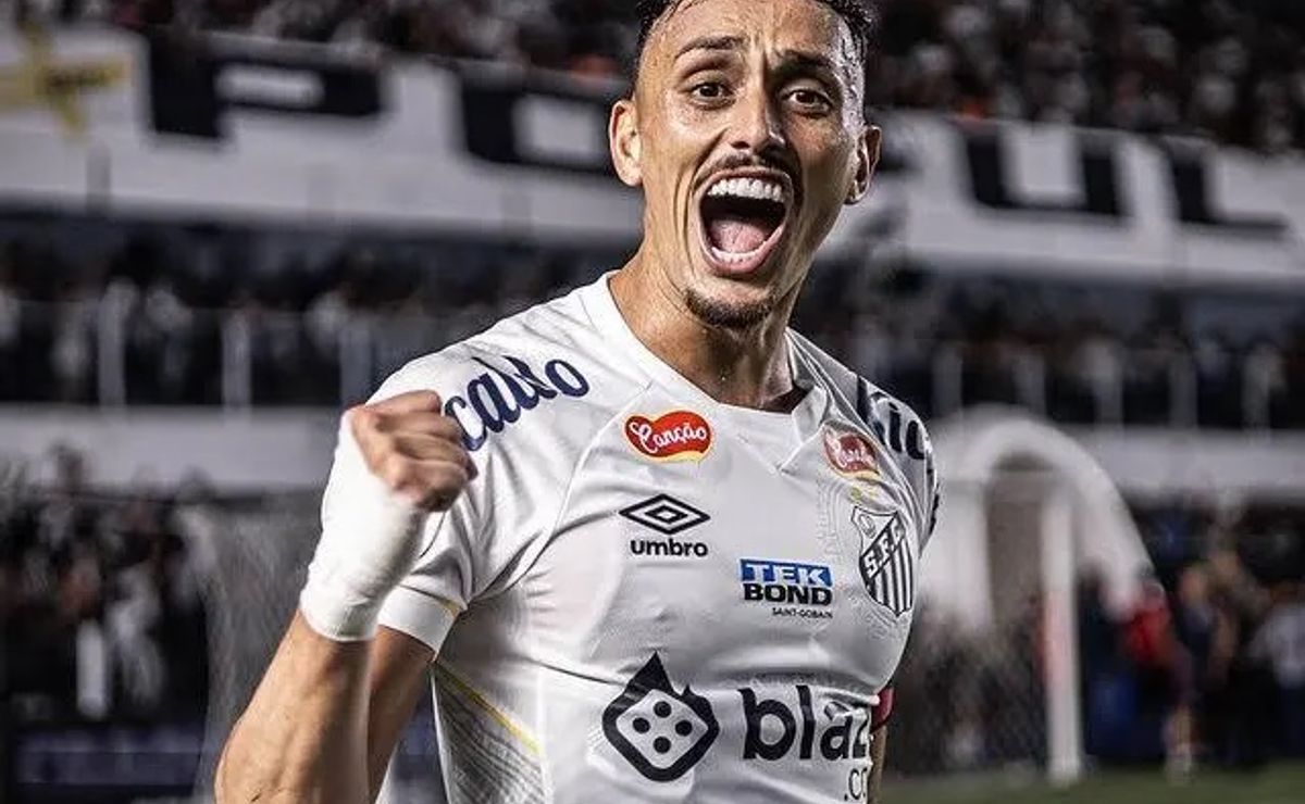 diego pituca completa 200 jogos pelo santos e torcida ironiza: "parabéns, só foi juvenil"