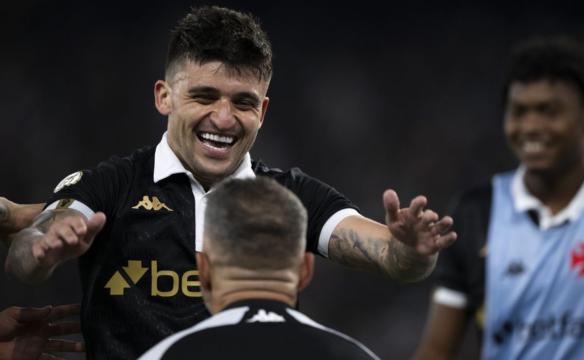 victor luis não preocupa e vasco deve relacionar o lateral contra o atlético mg