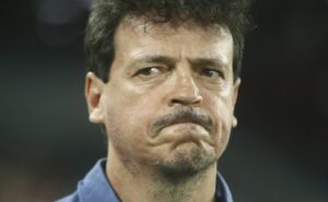 fernando diniz vive momento complicado e situação com romero é exposta