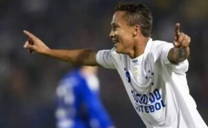 soares, ex cruzeiro, luta contra difícil diagnóstico que pode interromper sua carreira