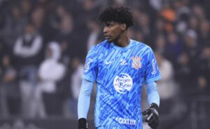 corinthians não vai pagar nova multa para escalar hugo souza contra o flamengo