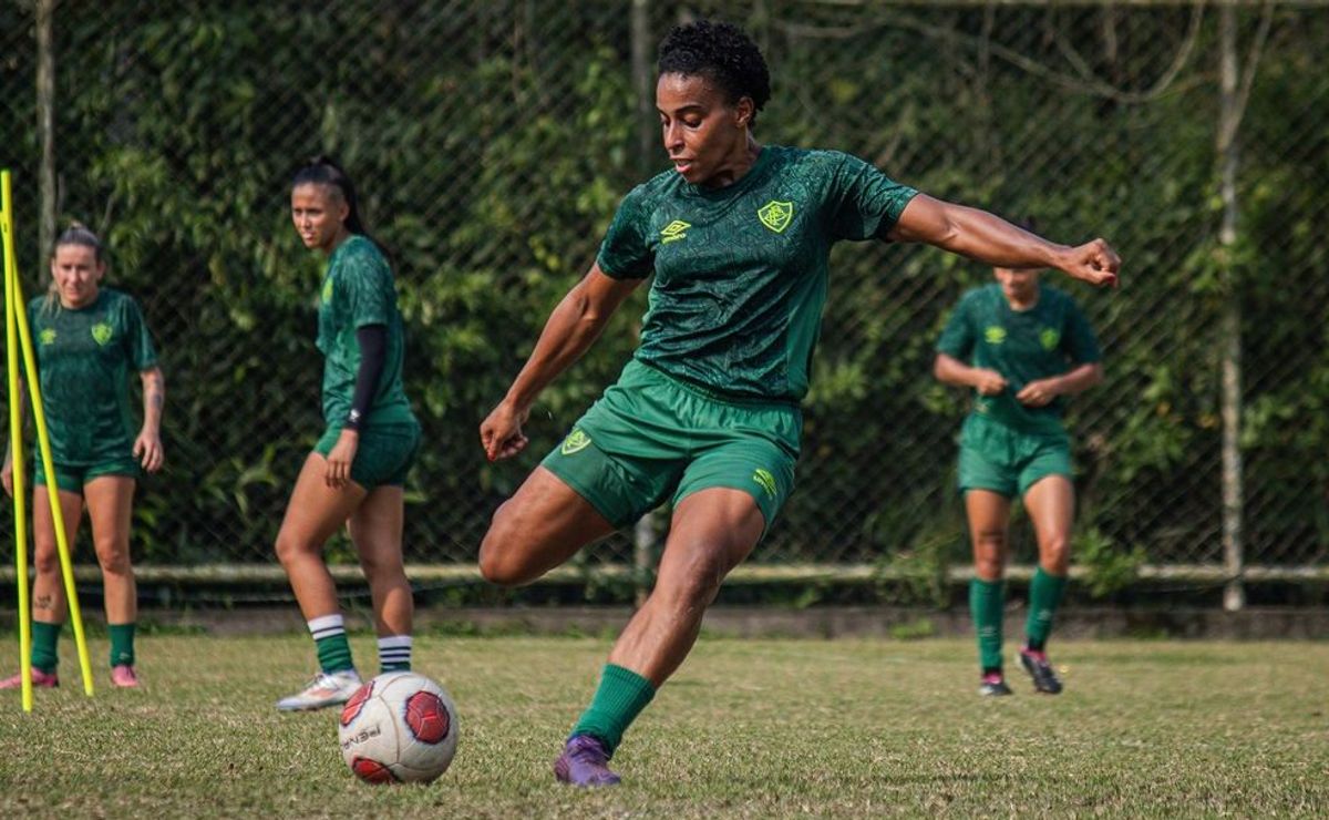 karina, do fluminense abre o jogo sobre o duelo contra o vasco no carioca feminino