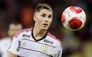 saiba o salário de varela no flamengo