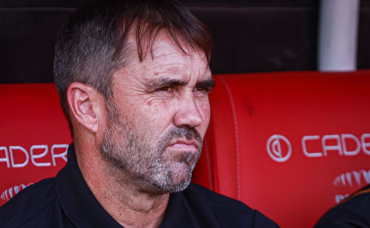 eduardo coudet, ex treinador do inter, pode assumir lanterna da la liga