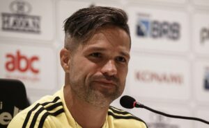 diego ribas de volta ao flamengo tem decisão do ex jogador após chegada de filipe luís
