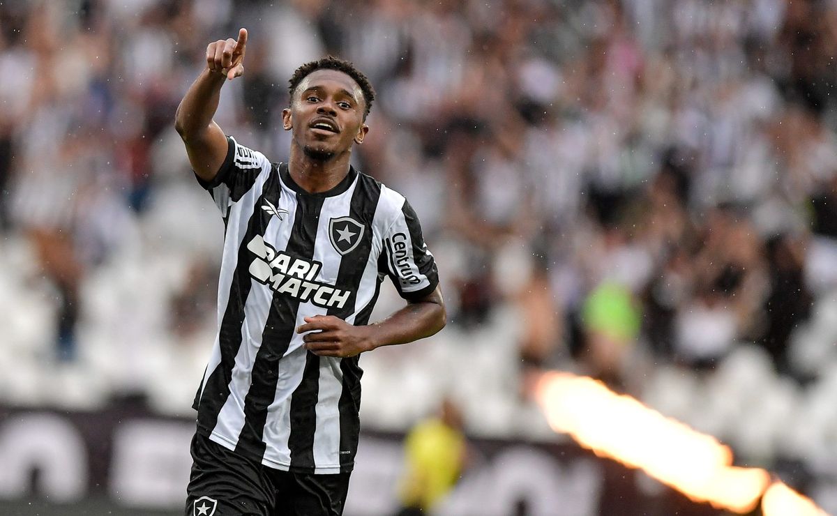 jeffinho se aproxima de retorno pelo botafogo após cinco meses longe dos gramados