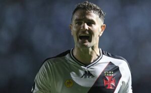 vegetti aponta os pontos fortes do vasco para superar o galo na copa do brasil