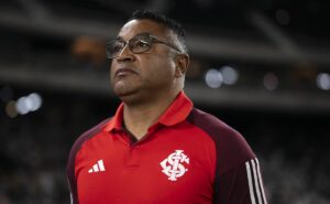 roger machado agita grenal ao abordar situação de renato gaúcho no grêmio: “conheço como ele...”