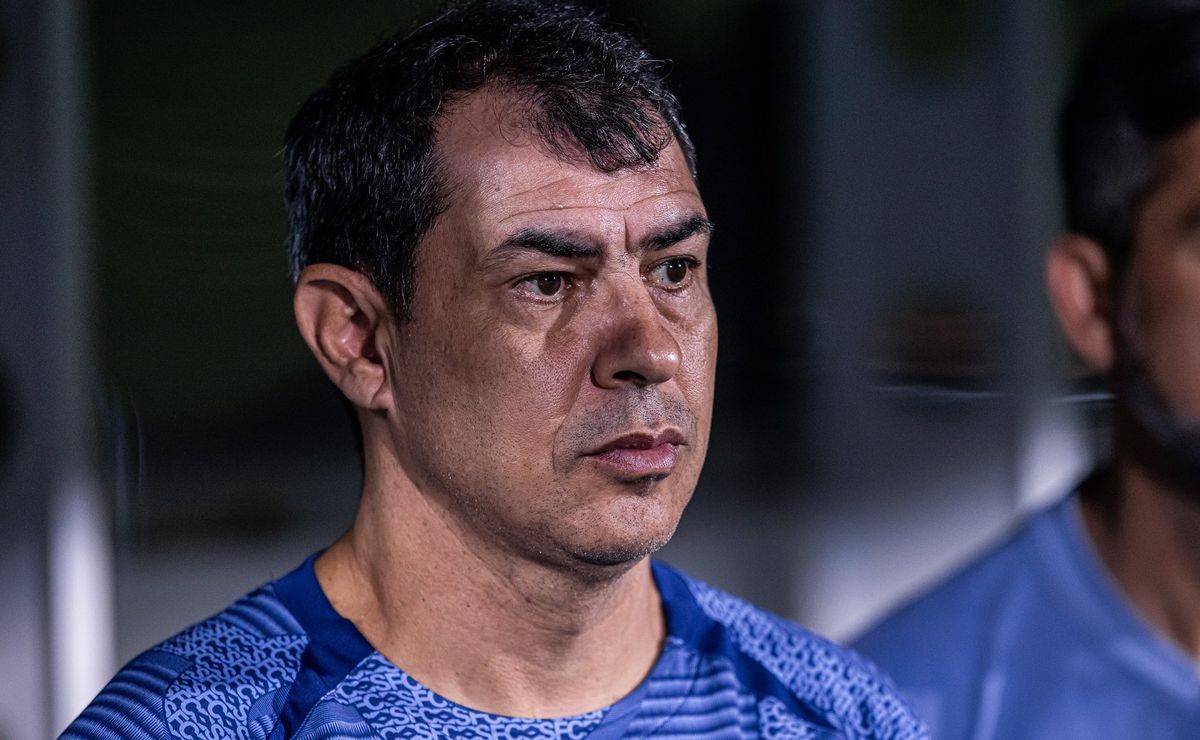 fábio carille fará reunião com a diretoria do santos após vexame contra a chapecoense