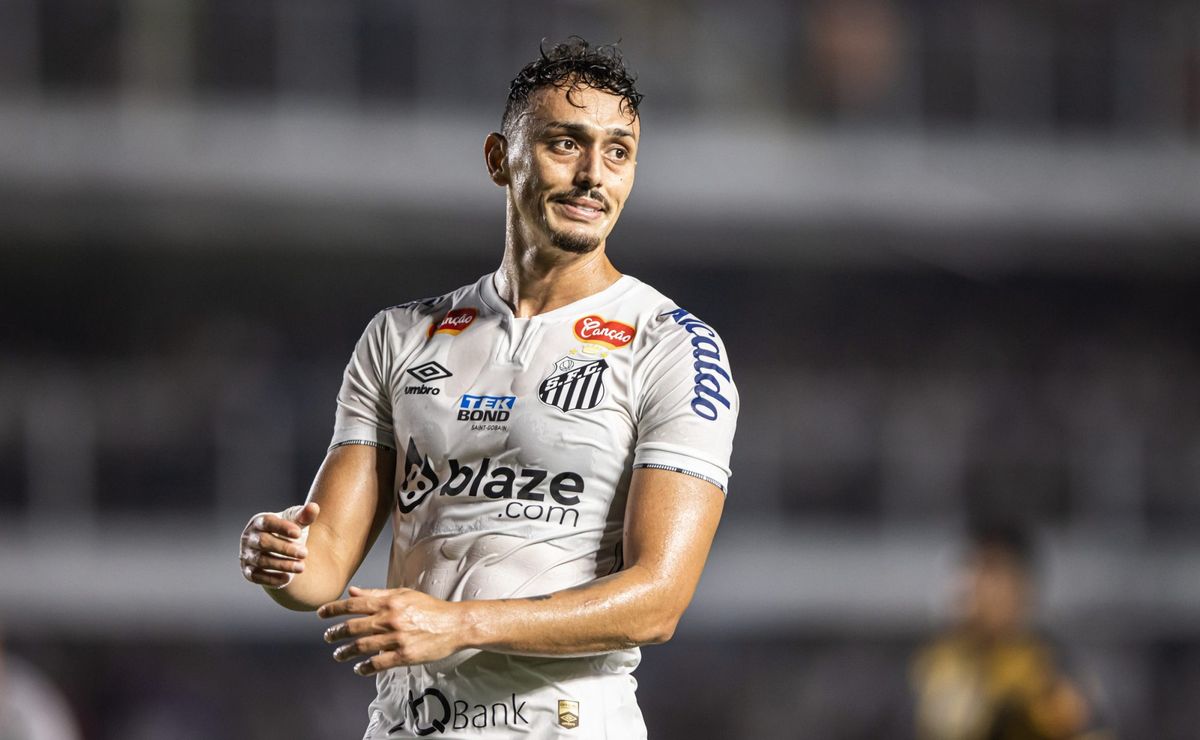 diego pituca pede o apoio da torcida para santos x ceará, pela série b