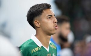 vitor reis diz o que pensa sobre estêvão e faz elogios ao craque do palmeiras