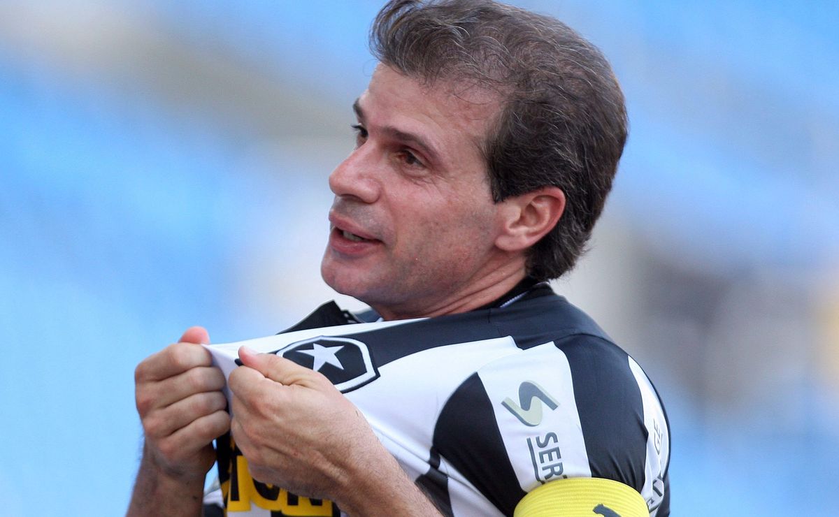 túlio maravilha se derrete por john textor e aplaude trabalho no botafogo: “o melhor”