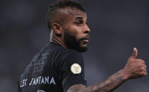alex santana retorna em corinthians x flamengo e deverá atuar na decisão da copa do brasil