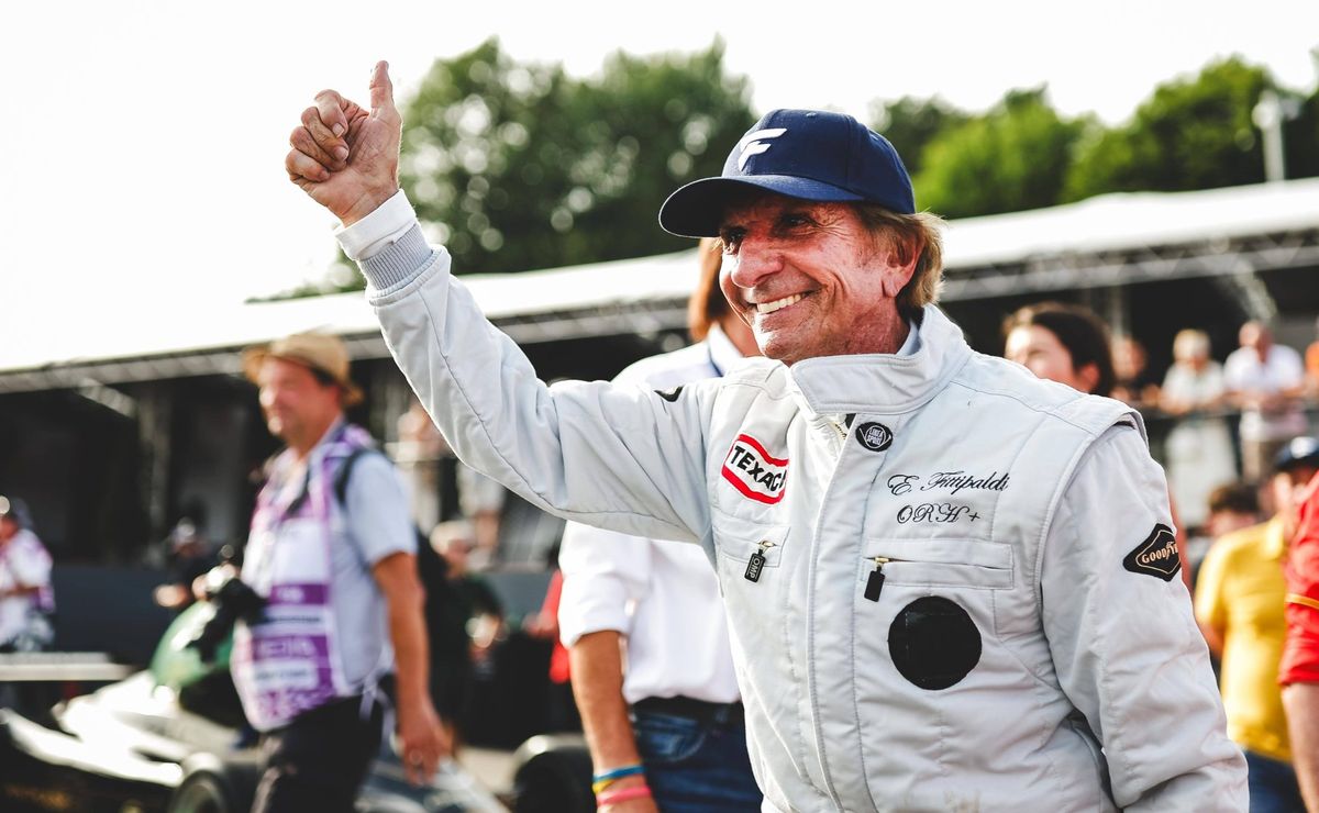 emerson fittipaldi demonstra apoio a mclaren no mundial de construtores