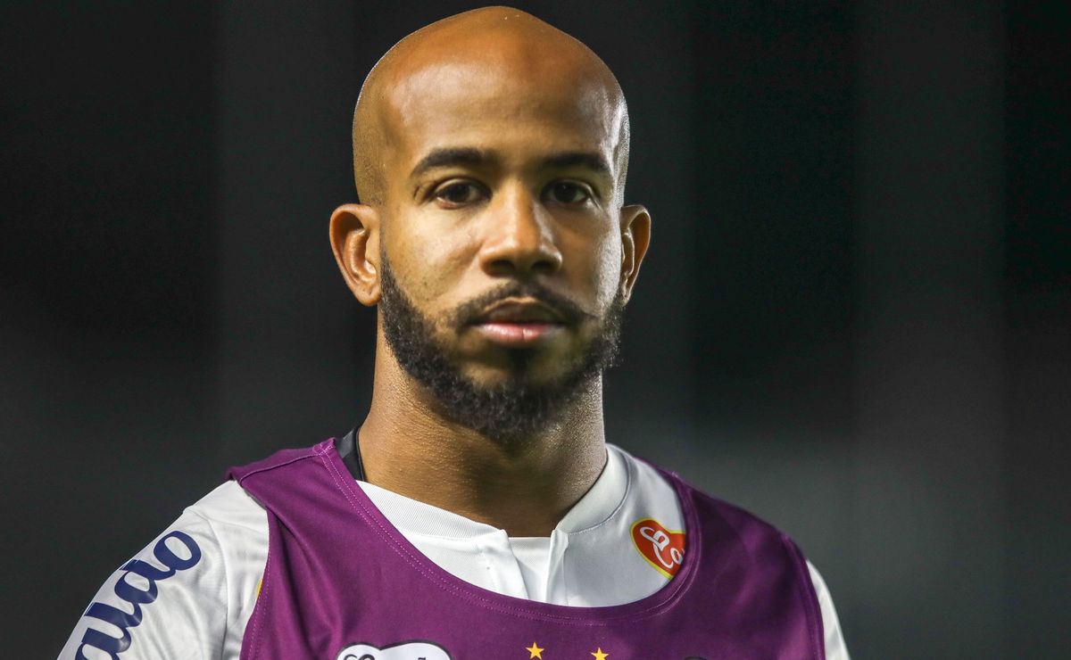 patrick está com condições físicas de jogar no santos de carille, segundo alexandre gallo