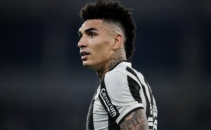 igor jesus cai na gargalhada com momento de ‘quinta série’ após pergunta sobre o peru