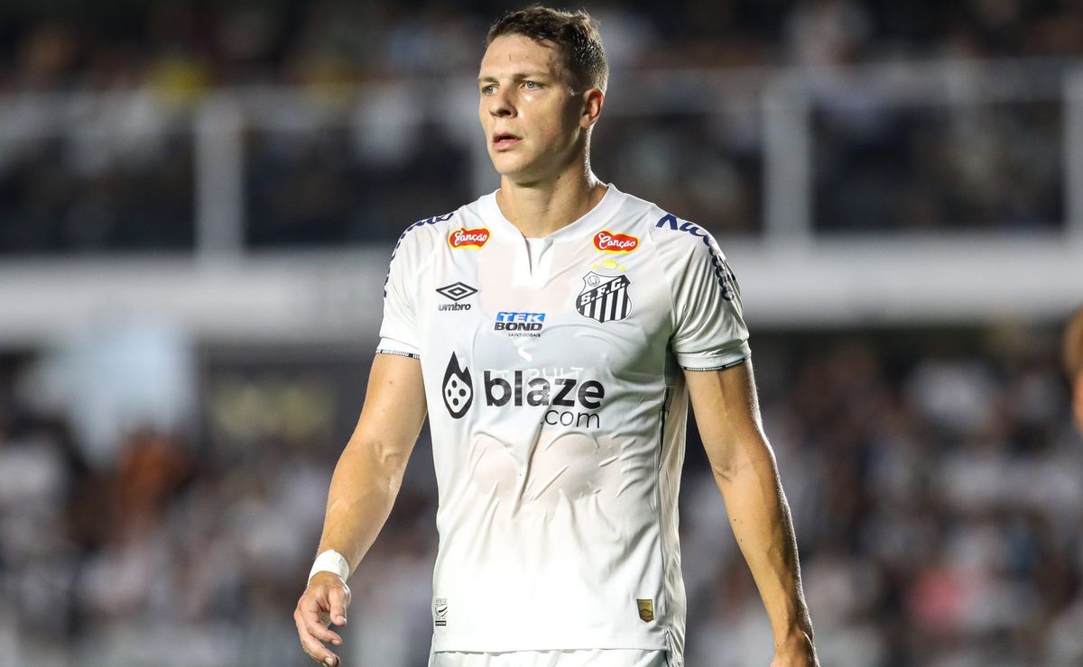 santos decide não renovar com o atacante, julio furch e busca novo camisa 9 para 2025