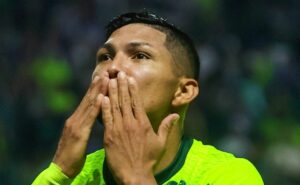 cruzeiro aceita pagar r$ 24 milhões ao palmeiras para assinar com rony