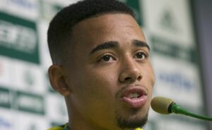 palmeiras procura arsenal por gabriel jesus, mas ingleses não aceitam negociar