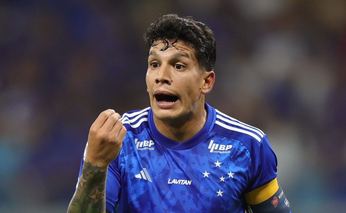 lucas romero está perto de se tornar o estrangeiro com mais jogos pelo cruzeiro