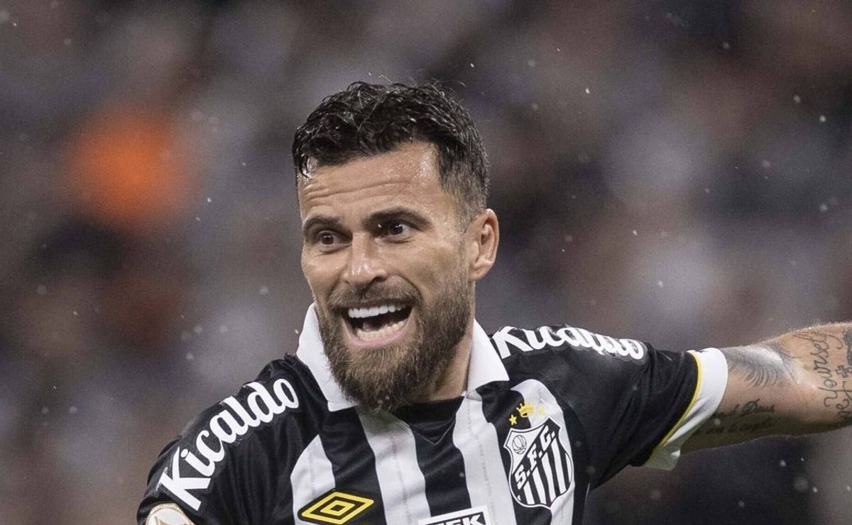 lucas lima não quer voltar ao santos e negocia permanência no sport para 2025