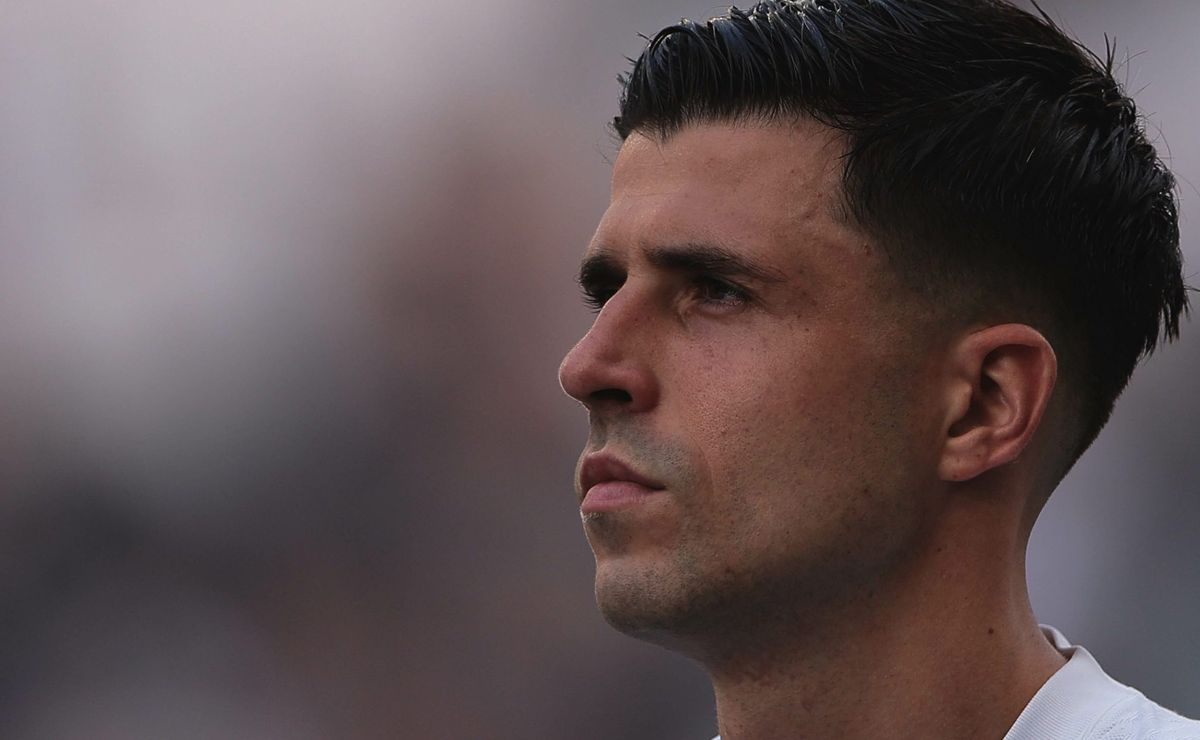 torcida do corinthians se irrita com gol perdido por héctor hernández contra flamengo: “inacreditável”