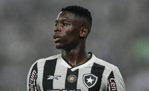luiz henrique, igor jesus e +3 titulares do botafogo podem ser poupados contra o peñarol