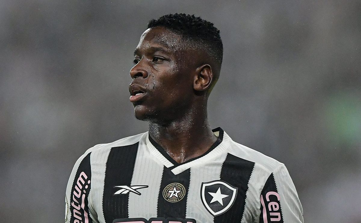 luiz henrique, igor jesus e +3 titulares do botafogo podem ser poupados contra o peñarol