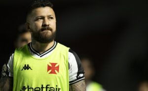rossi perde espaço com rafael paiva e saída do vasco para 2025 está encaminhada