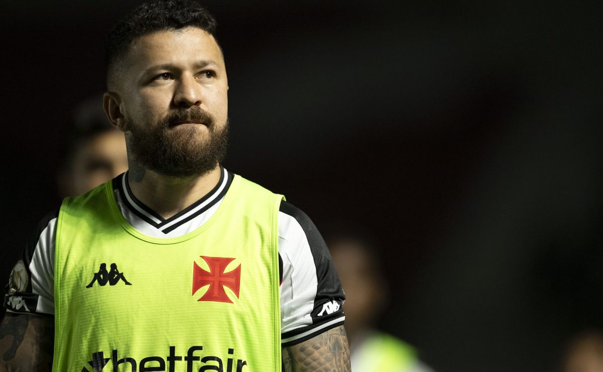 rossi perde espaço com rafael paiva e saída do vasco para 2025 está encaminhada