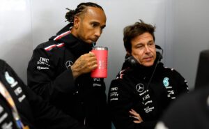 hamilton revela dificuldade ao falar com toto wolff sobre mudança para ferrari