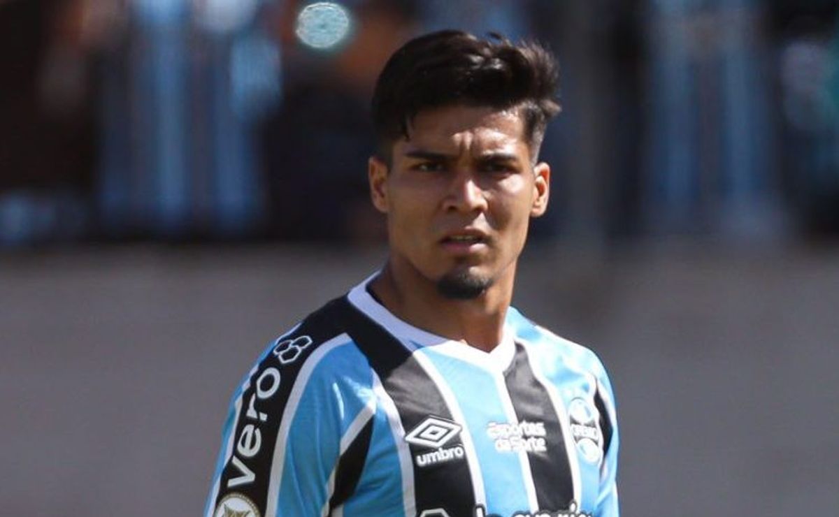 arezo não é relacionado por renato portaluppi no grêmio para jogo contra o atlético mg