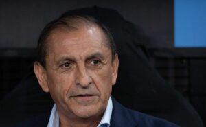 ramón díaz está pressionado no corinthians e derrota para o cuiabá pode confirmar demissão